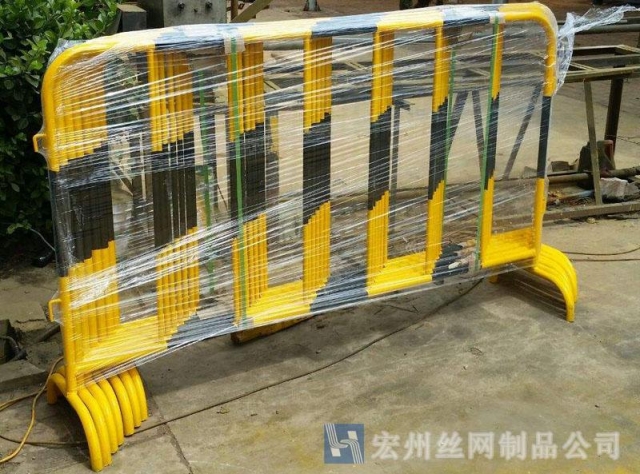 移動(dòng)護(hù)欄網(wǎng)--04